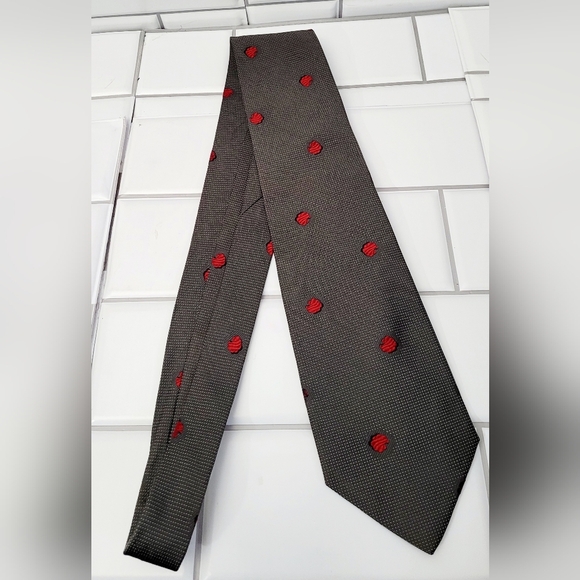 Valentino Cravatte Made In Italy Mens 100% Silk TieClassic Simple Pattern Colo